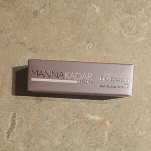 Manna Kadar Diamond Dust Eyeshadow in Shimmering Beige